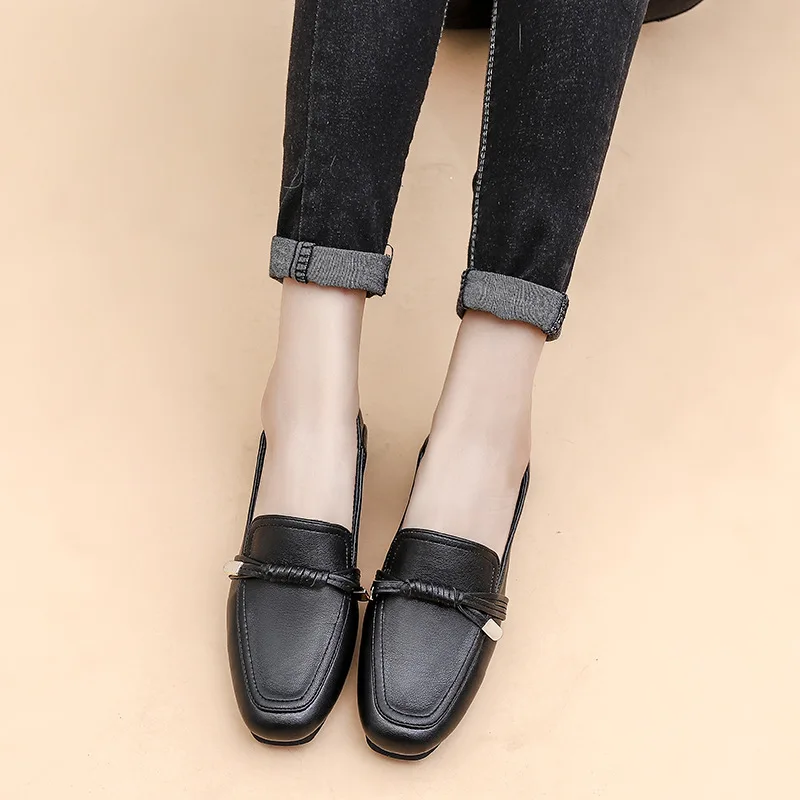 Удобные туфли без каблука с кроличьим мехом женские мокасины коллекция 2019 года