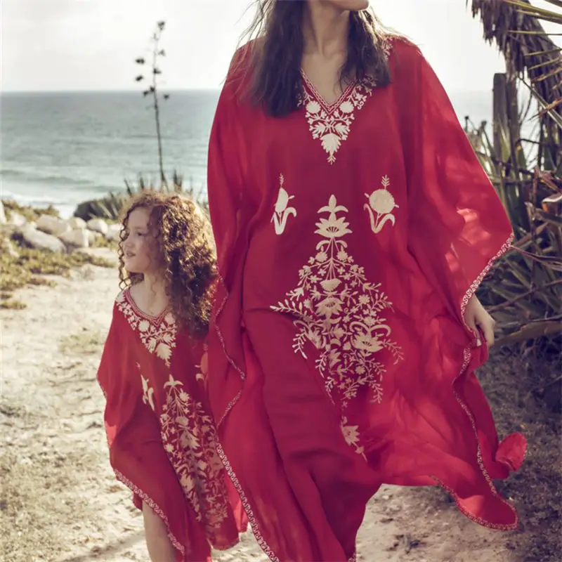 2020 красное богемное свободное летнее пляжное платье с цветочной вышивкой
