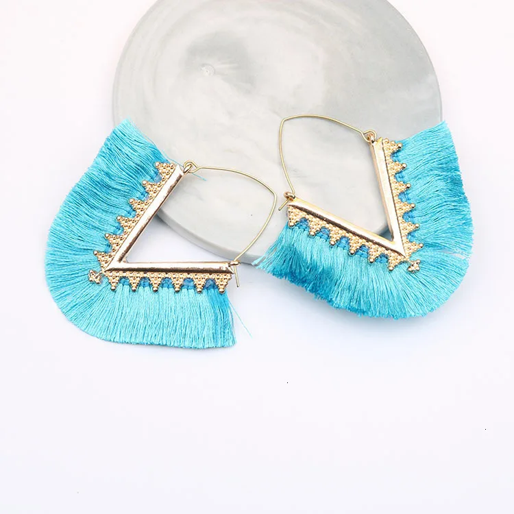 Новые модные сережки с кисточками Boho женские подвесками индийские длинные