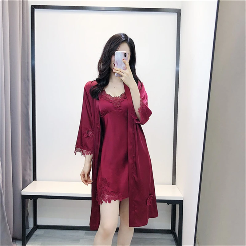 Халат женский на бретельках с нагрудной подушкой и ночной юбкой комплект из двух