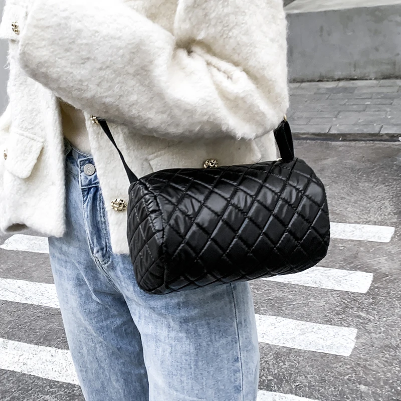

2021 Small Nylon Cylindrical Bucket Shoulder Crossbody Bags for Women Hit Winter Ladies Trending Quilted Padded Handbags