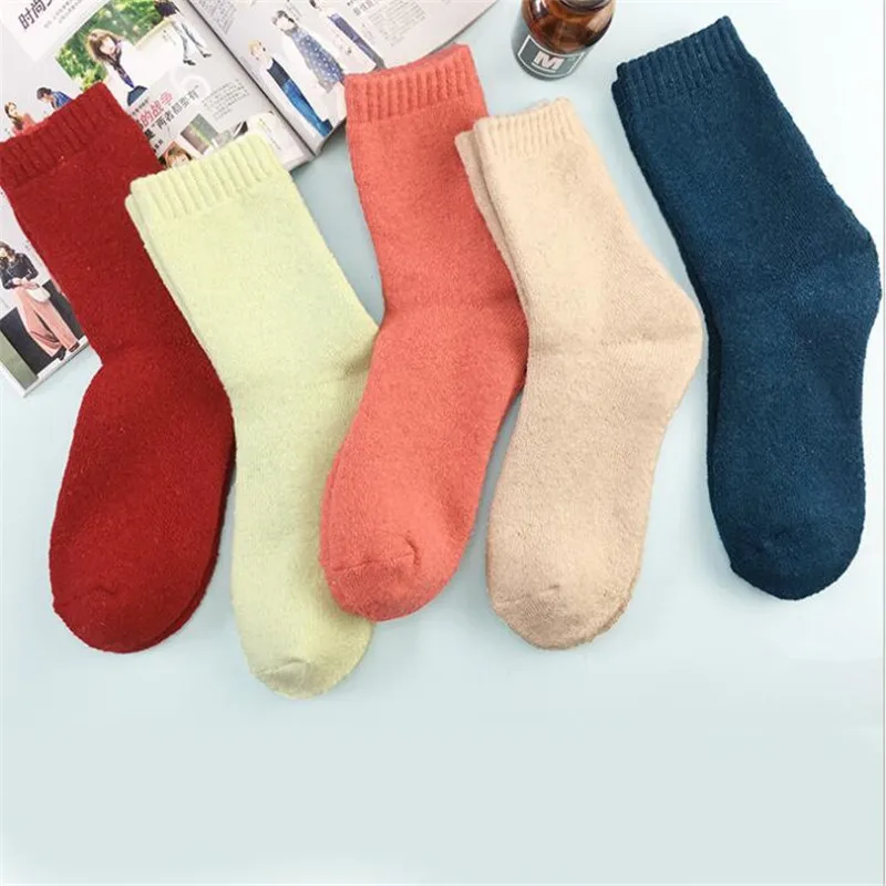 

5 Pairs Men Wool Socks Comfortable Thermal Thickening Warm Socks Men's And Male Retro Harajuku Street Long Socks