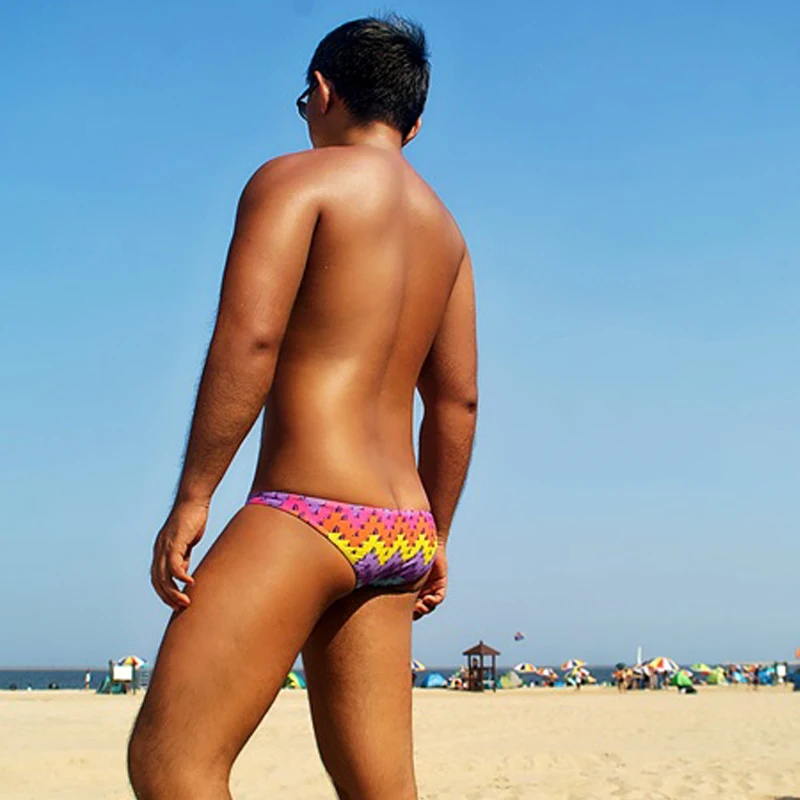 Облегающие пикантные купальники с низкой талией новые мужские плавательные