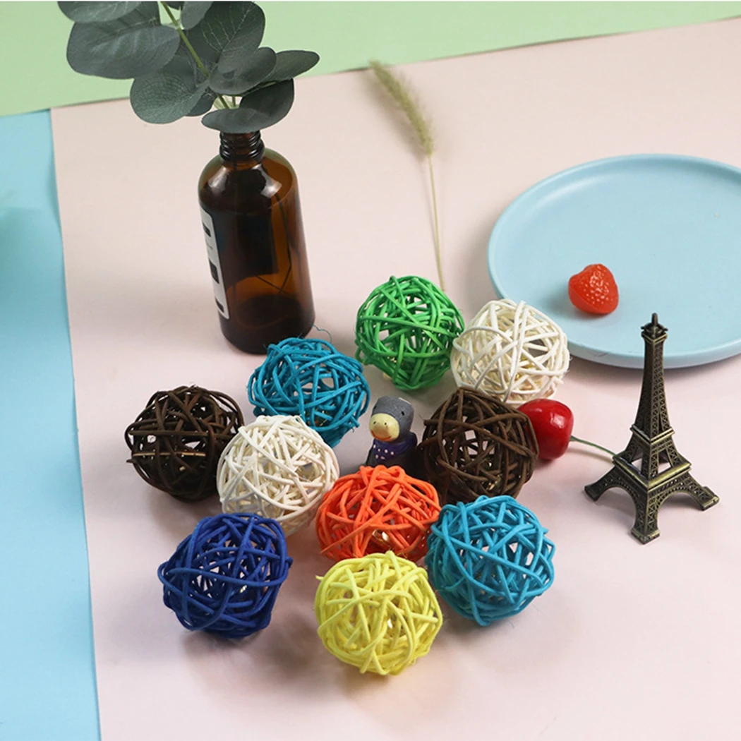 1 шт. мячик для кошек из ротанга с вырезами |