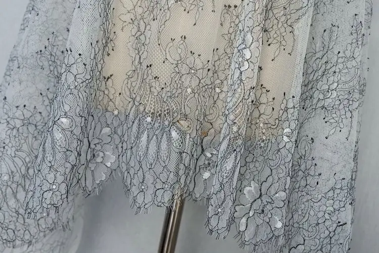 Экспорт чистая пряжа черный белый серый фон черная линия плюс серебряная