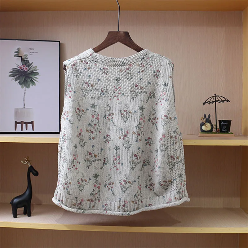 Жилет вязаный однобортный без рукавов с цветочным принтом V-образным вырезом
