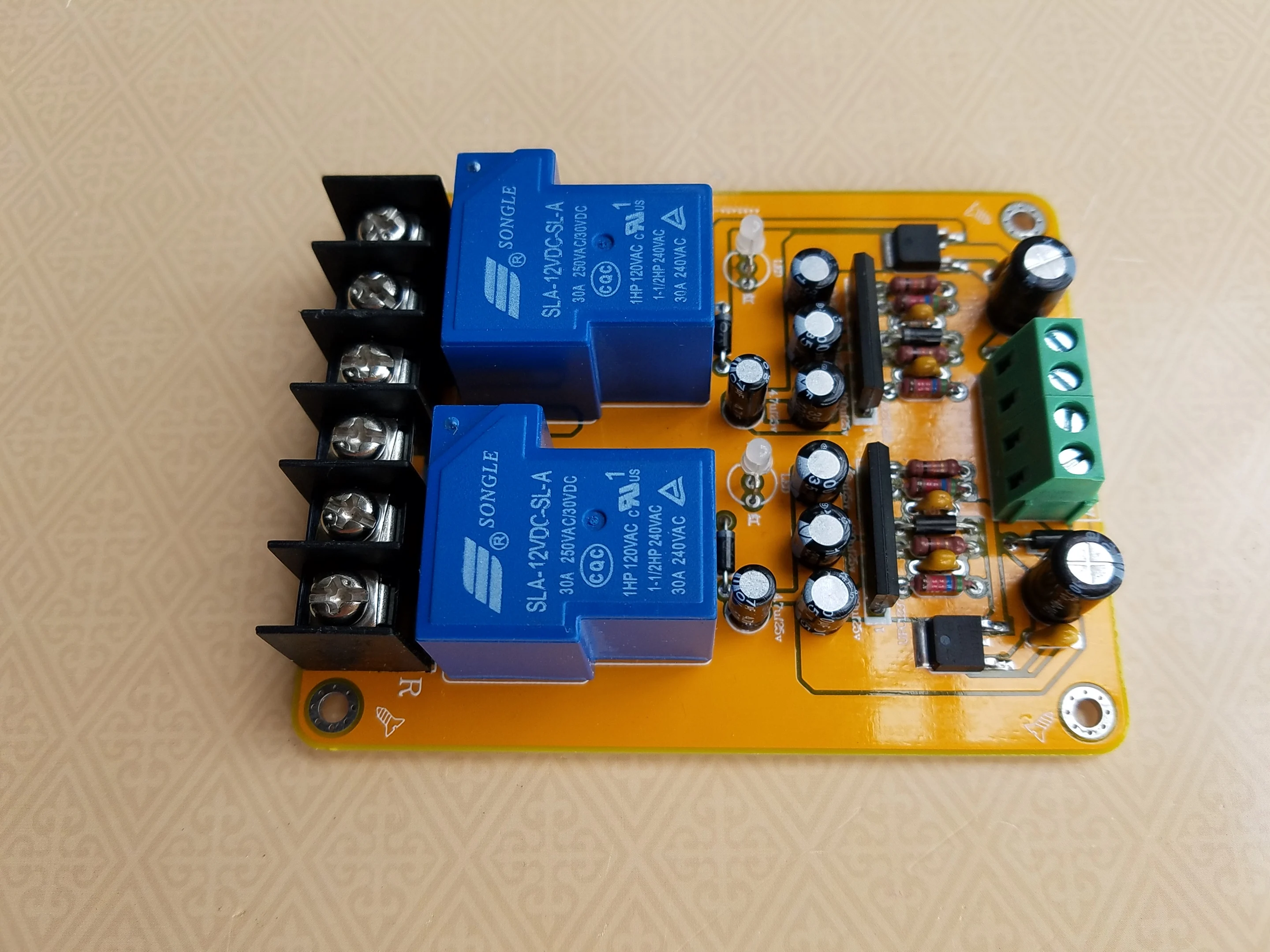 UPC1237 усилитель мощности защиты динамика печатная плата задержка загрузки защита