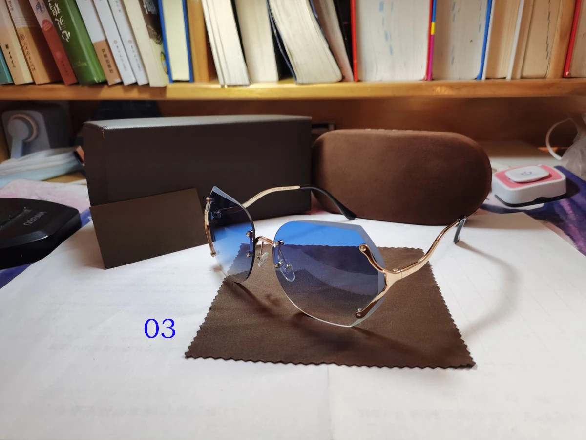 

9950 Brand Women's sunglasses fashion party UV400 uv sunglasses The big lenses are crystal clear