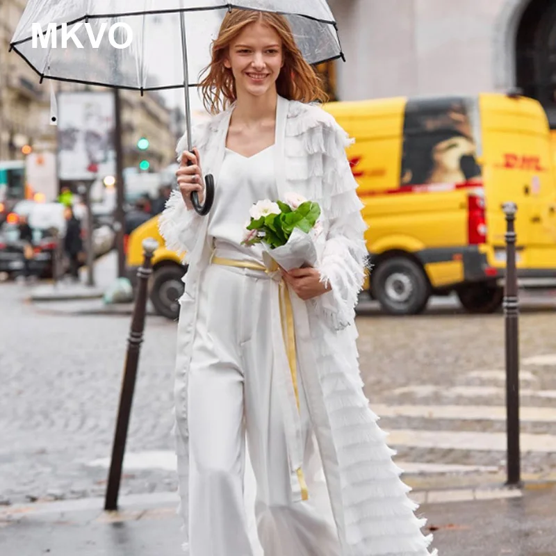 Пальто женское черное белое с кисточками длинным рукавом Ретро среднего размера