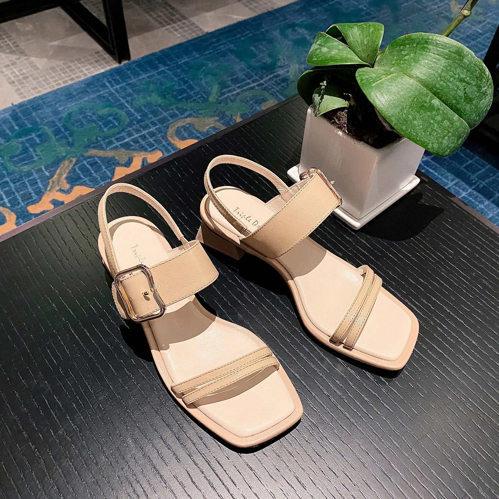 

Krazing pot 2020 limited customization genuine leather square peep toe med heel buckle strap classic summer sandals women L9f5