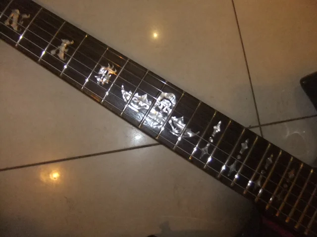 Бесплатная доставка новая модель гитары Schecter черная с красной полосой 110629 | Спорт