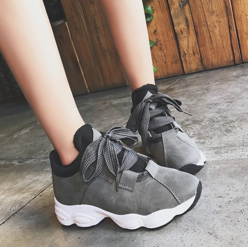 Кроссовки женские замшевые удобная повседневная обувь на платформе черные серые