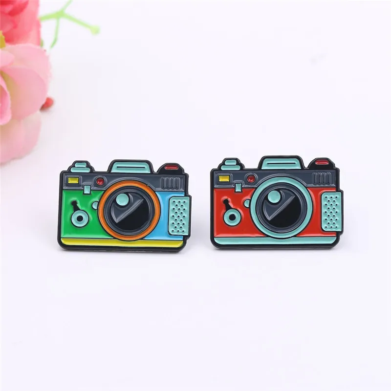 Модная эмалированная брошь в виде мультяшной камеры 2 цвета ретро камера женская