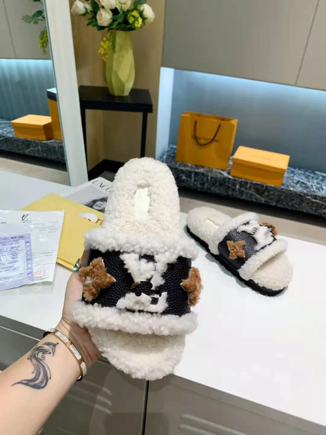 

Luxury Designer Brand wool Slippers High Quality 2021 New summer women Sandals Fashion Brand Flat Shoes Ladies Lclassic Slippers