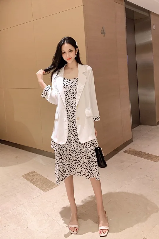 

European women's station 2020summer new Korean sunscreen thin coat + halter skirt two pieces of fashion suit