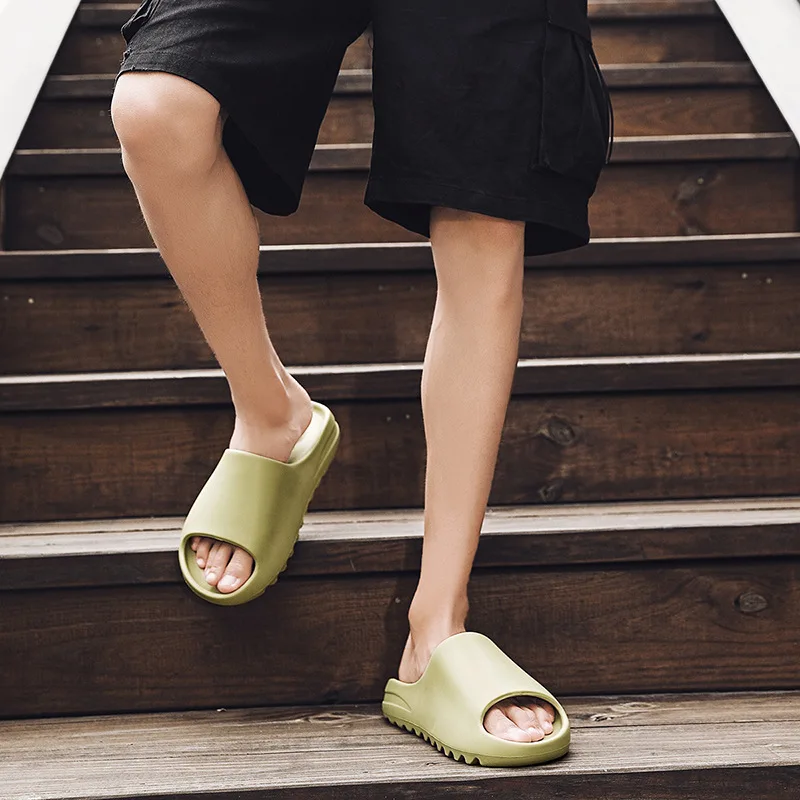 

High quality Non-slip Slippers Men Summer Beach Slippers Men Fashion Breathable 2020 Casual Men Slippers Black Soft bottom