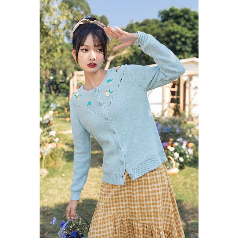 

INMAN 2021 Spring New Arrival Handwork Flower Lovely Age Reduction Cardigan Light Blue Women's Coat
