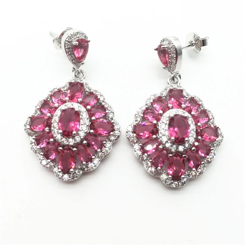 Винтажные женские серьги подвески с кристаллами серебристого