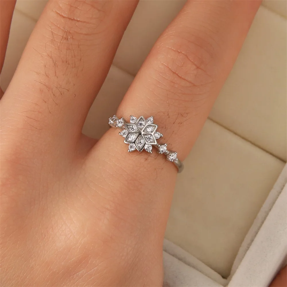 

S925 Silver Ring Female Japanese And Korean Fashion Simple Snowflake Ring White Gold Engagement Ring Romantic Jewelry Gift