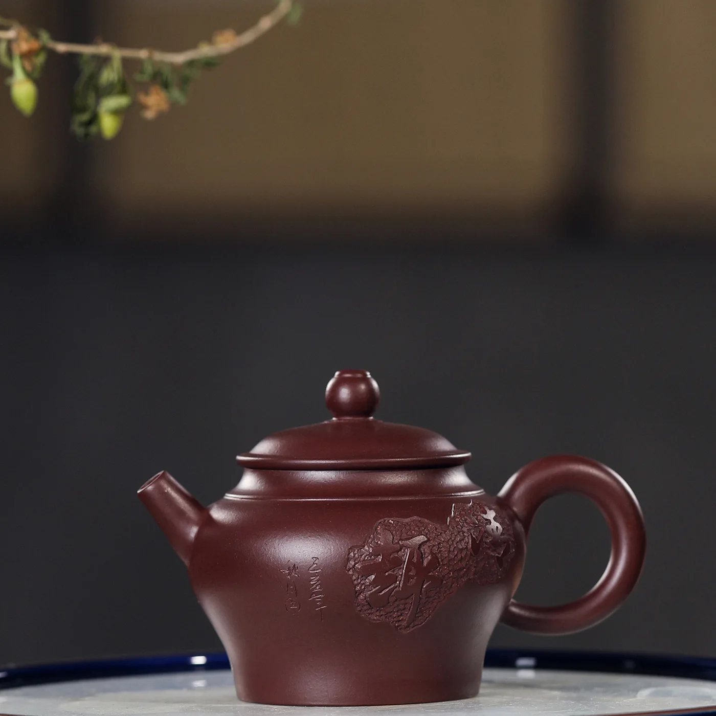 

Yixing Purple Clay Teapot Raw Ore Purple Zhuni Carved Palace Lantern Pot Kung Fu Tea Set Teapot Capacity 140ml