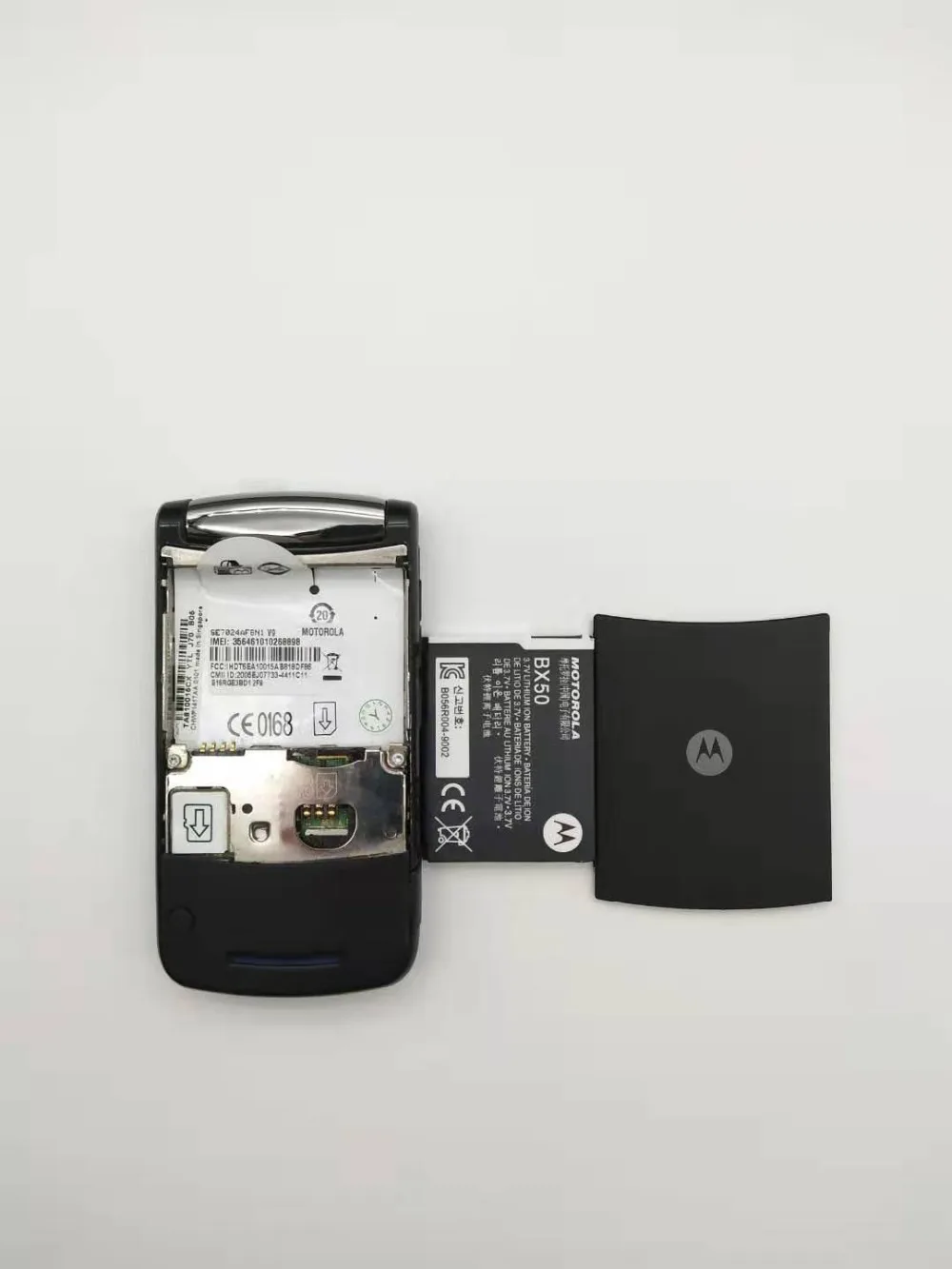 Мобильный телефон Motorola RAZR2 V9 2," 3G 2GB 2.0MP GSM WCDMA флип сотовый телефон-в запечатанной коробке