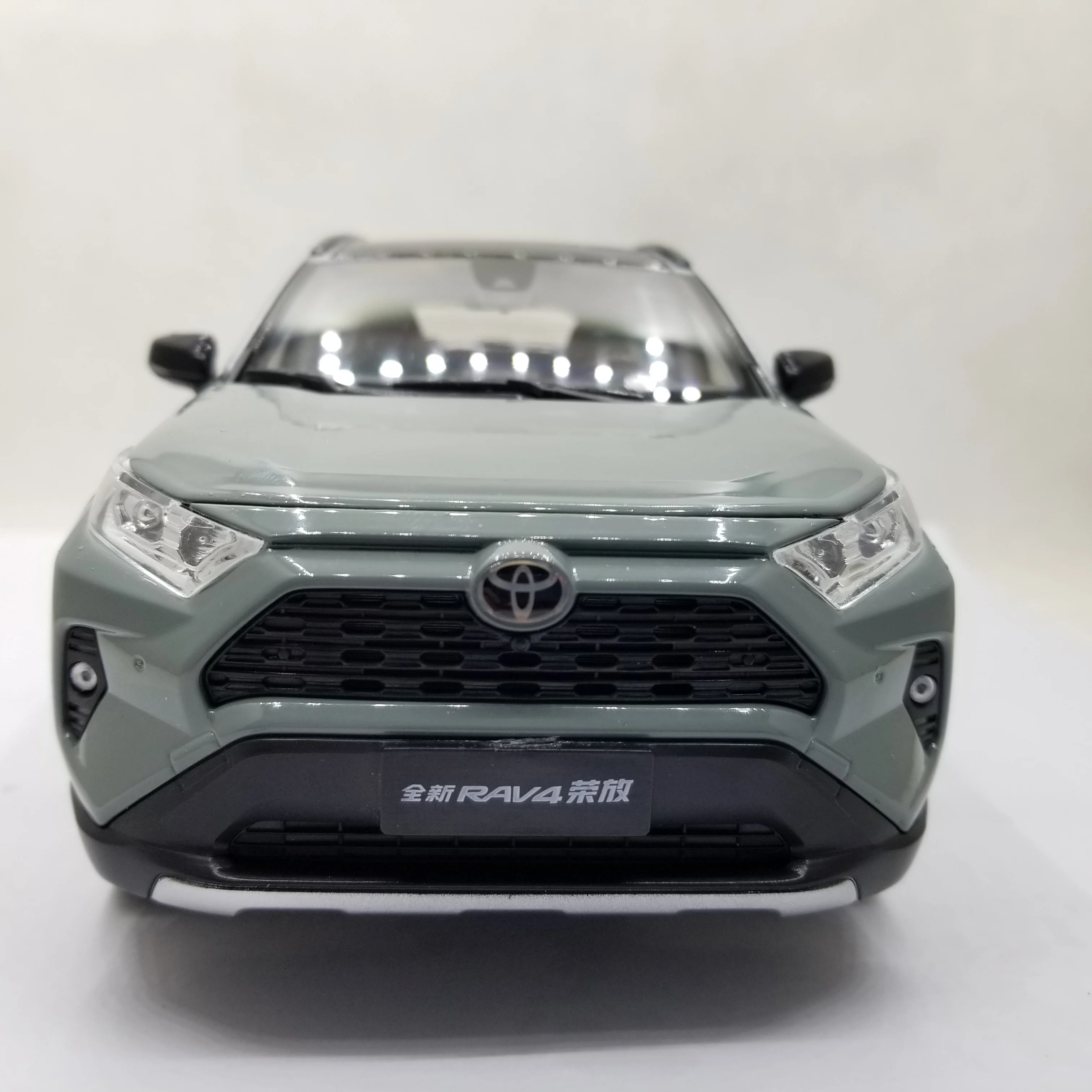 1:18 литая модель для Toyota RAV4 2020 серый SUV игрушечный автомобиль из сплава