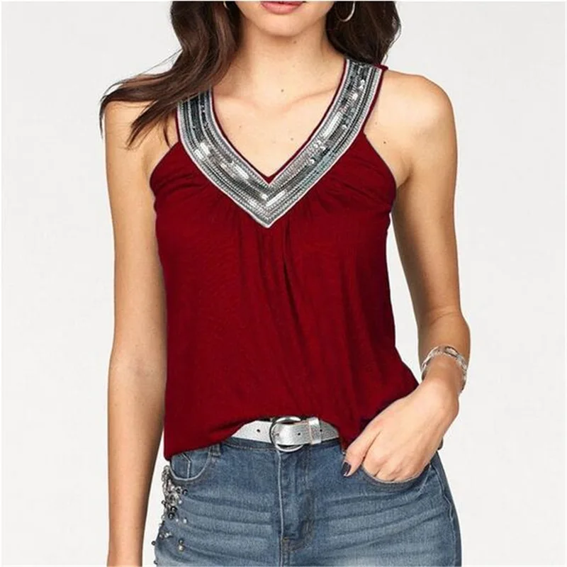Женская модель Сексуальная футболка с V образным вырезом и бисером