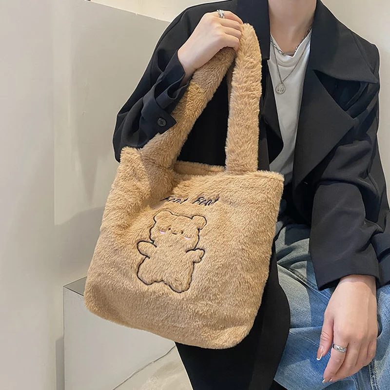 

Зимняя новая плюшевая женская сумка-тоут с японским мультяшным принтом, большая женская сумка-шоппер на плечо, мягкая пушистая женская сумк...