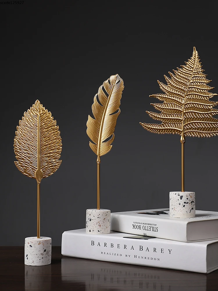 

European Style Golden Leaf Statue Bookcase Desktop Decoration Metal Plant Leaf Crafts Abstract Art Living Room Office Decoration