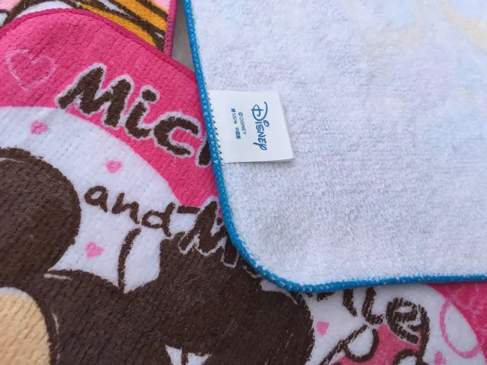 Маленькое квадратное полотенце Disney с мультяшным Микки Маусом детское слюнявчее