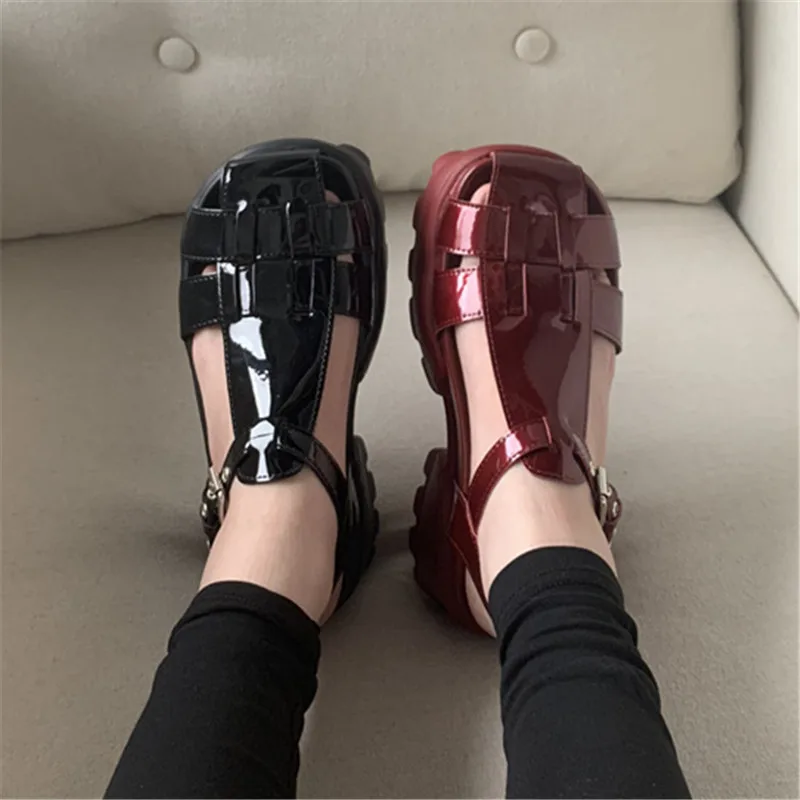 

2023 New Women Summer Sandals Platform Flat Shoes Woman Hollow Out Causal Flats Outdoor Ladies Gladiator Sandal Creepers