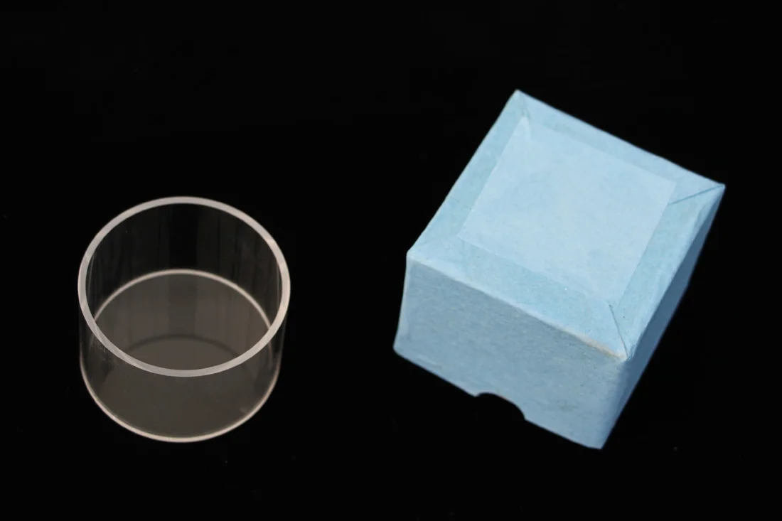 

Quartz Cells for Reflection Measurements 73ml Cylindrical Cells Quartz Cuvette