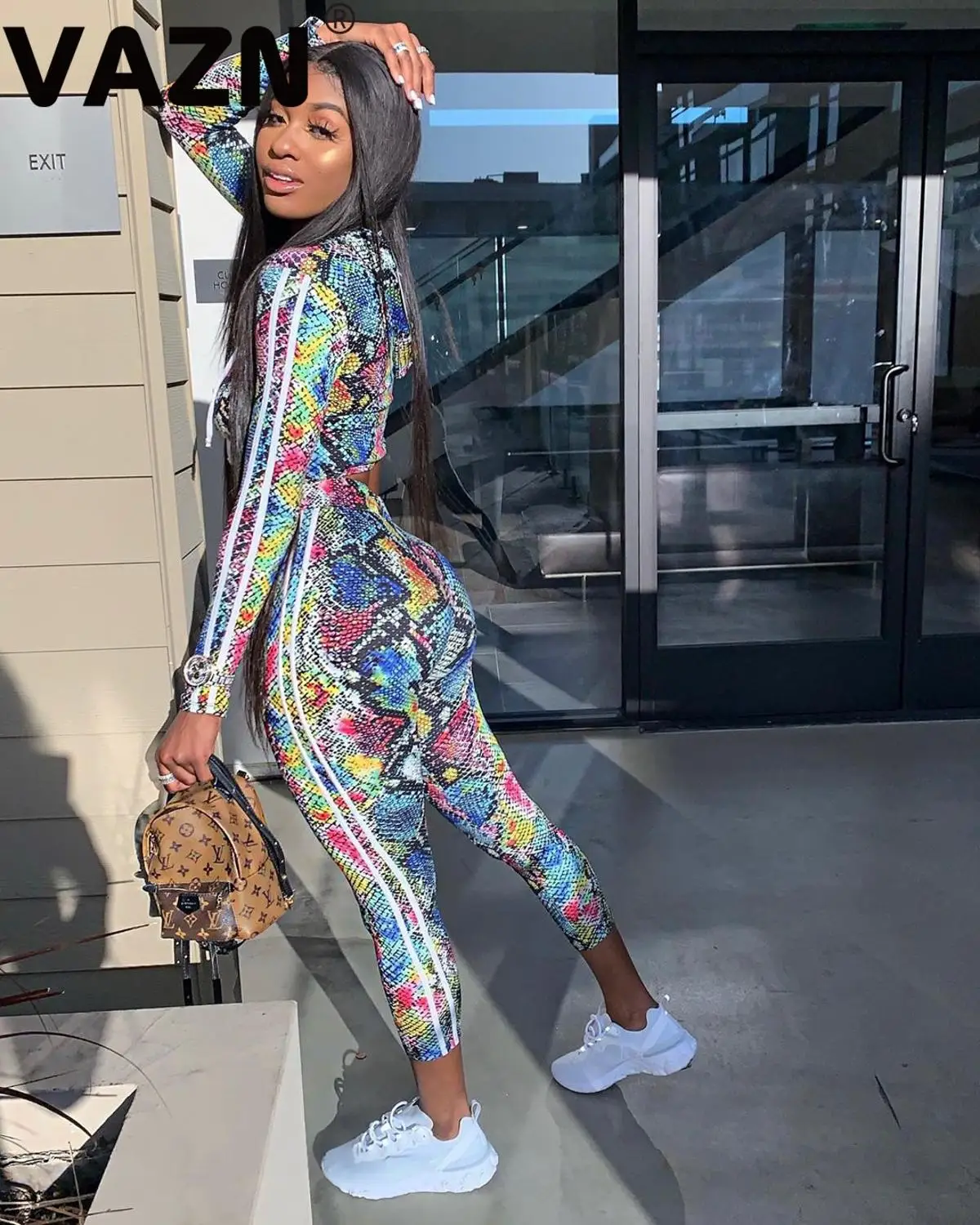 Женский эластичный тренировочный костюм VAZN мягкий комплект из 2 предметов