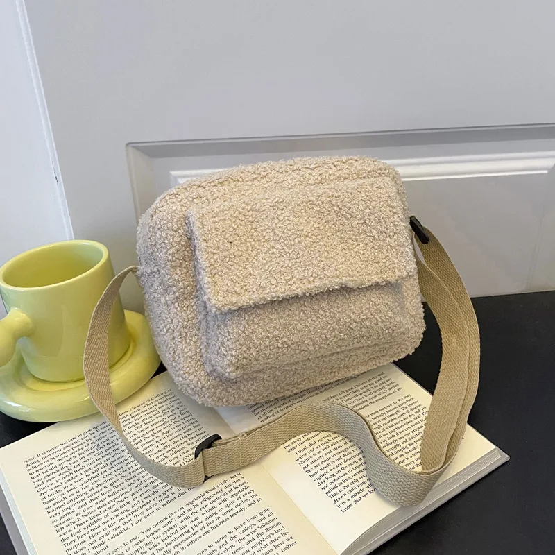 

Осенне-зимняя однотонная сумка через плечо, модная женская пушистая плюшевая сумка на плечо, портативная маленькая квадратная уличная доро...