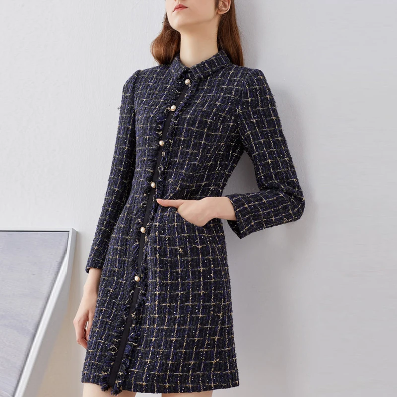 Твидовое платье темно синее клетчатое с отложным воротником и длинным рукавом