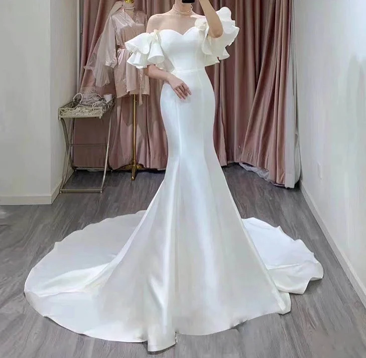 

Белое Атласное свадебное платье с открытыми плечами и рукавами-фонариками