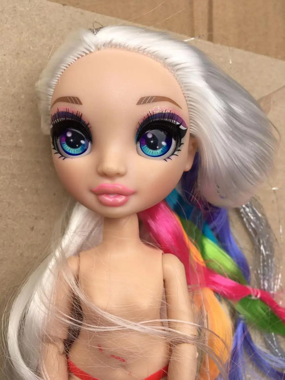 Реалистичная кукла с большими глазами Подвижная несколькими суставами для йоги