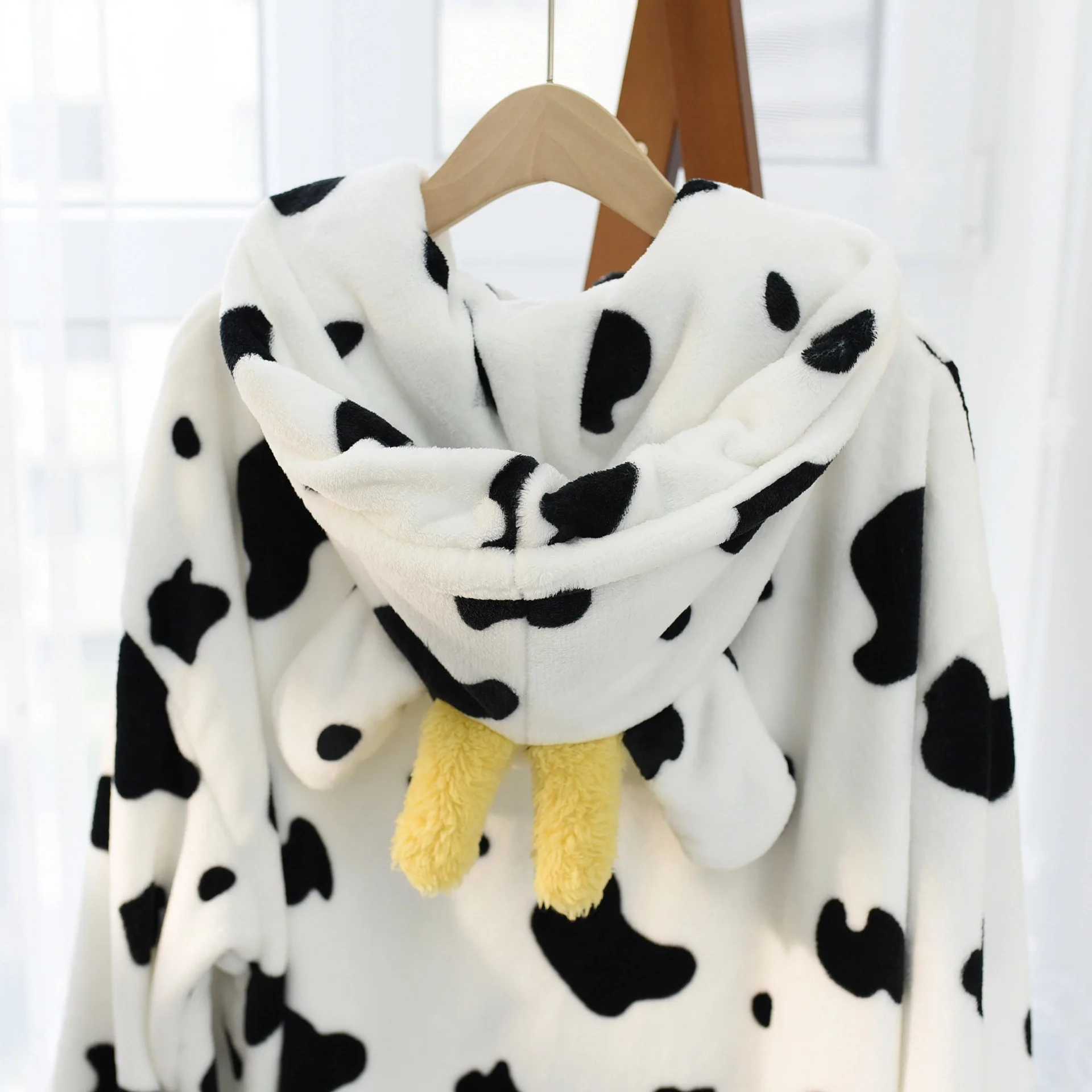 Robes for Women Cow Printed Pajamas Autumn Winter Cute Ladies Nightgown Mid-length Thick Loose Flannel Homewear Bathrobe