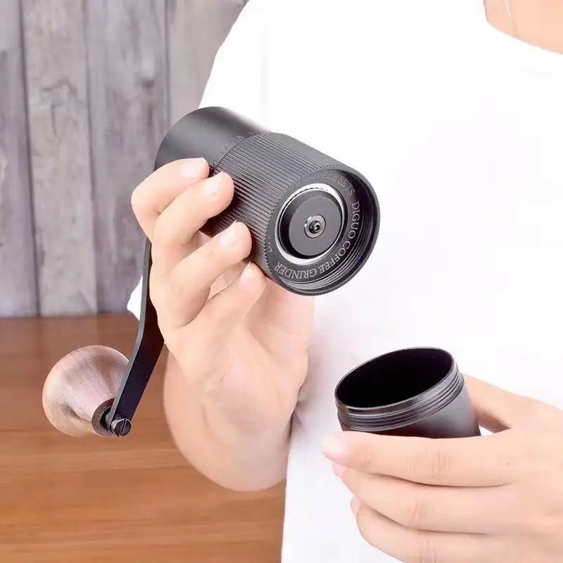 売る 大人気の28gブラックステンレス鋼ハンドクランクコーヒーグラインダーハンドコーヒーミル2021
