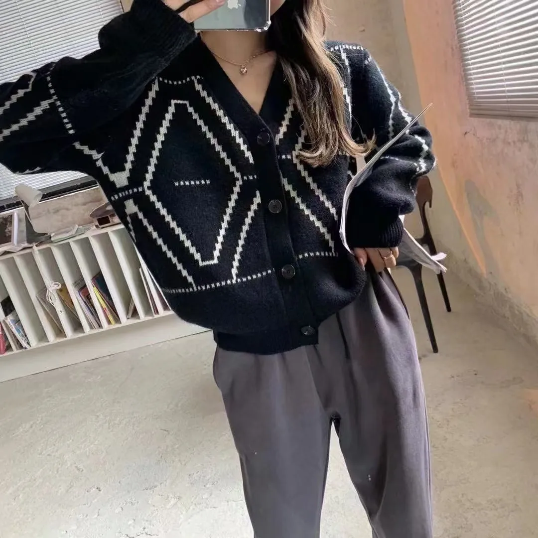 

2022 Spring And Autumn New Korean Fashion Loose Short Knit Cardigan Jacquard Diamond Check Sweater Jacket Women Casual