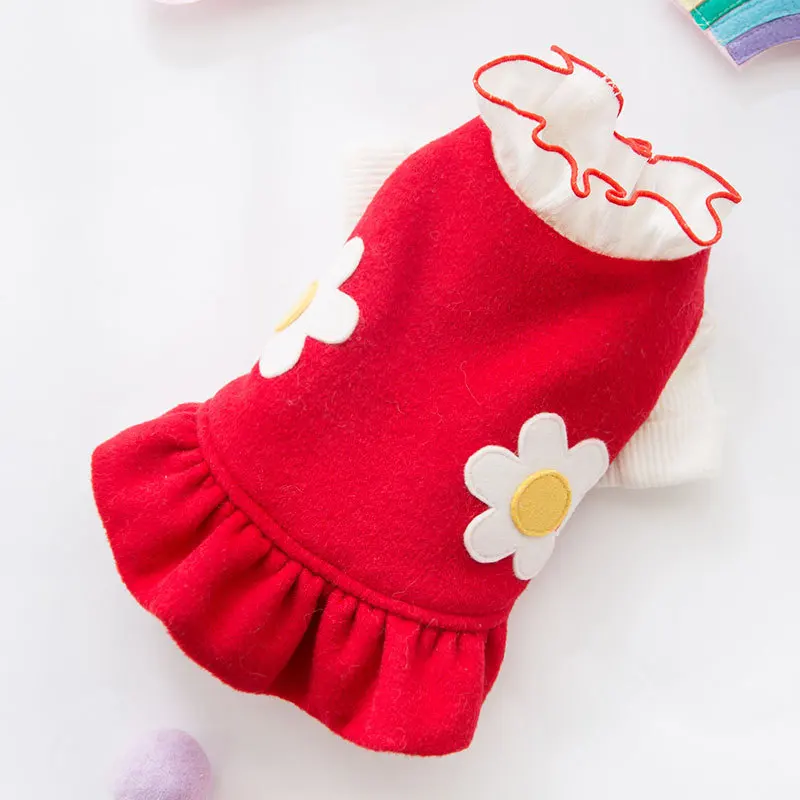 

Sweet Red Colors Dog Set Dresses with Flower Decoration Cat Coat for Autumn and Winter Pet Skirt for Small Dogs French Bulldog