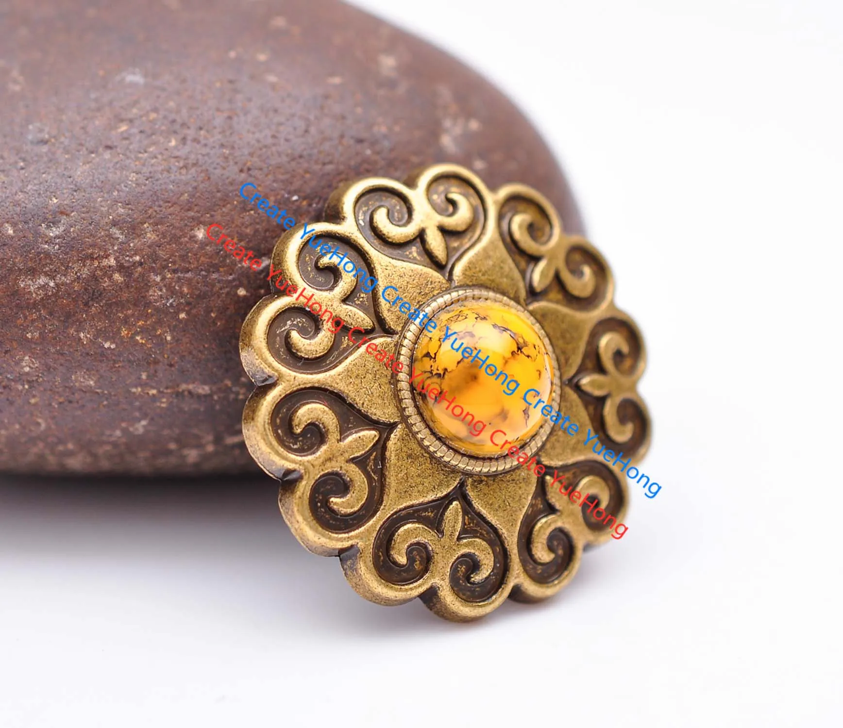

10X30 мм античная латунь Западный Байкер кельтский цветок резной камень Бусины кожевенное ремесло ремень седло Concho