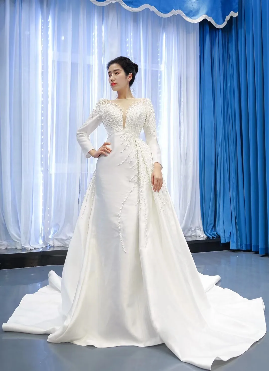 

Satin Long Sleeve Mermaid Satin Wedding Dresses With Detachable Train Luxury Heavy Pearls Bridal Gowns Custom Made