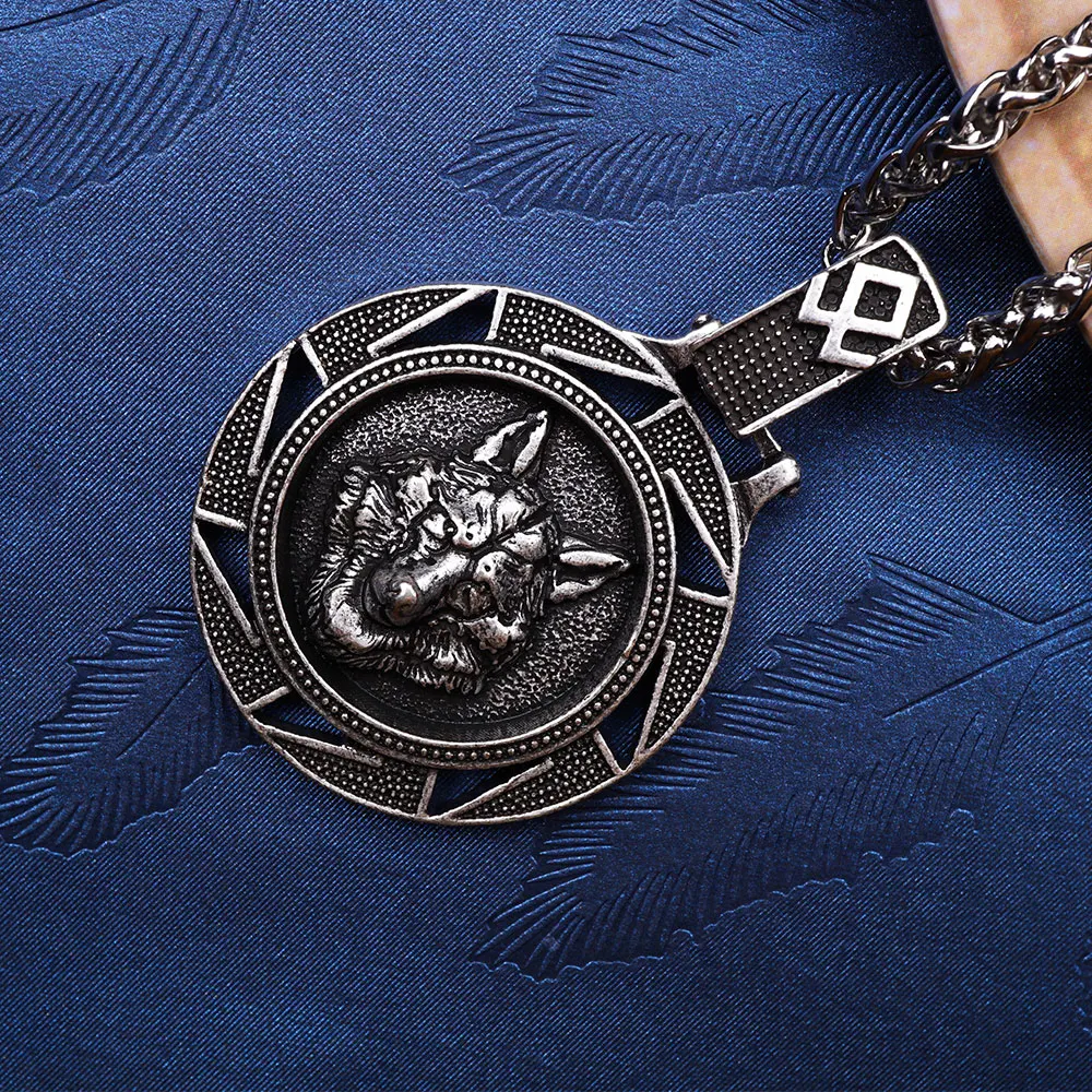 

Fashion Wolf Head Necklace Mens Nordic Bear Eagle Slavic Symbol Animal Punk Jewelry Wolf Pendant For Men Gift Necklace Chain
