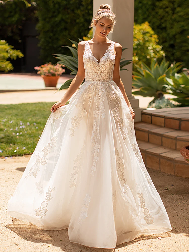 

Elegant And Romantic Wedding Dress With Lace Applique And V-Neck Sleeveless Zipper A-Line Bridal Gown 2021 New Custom Large Size