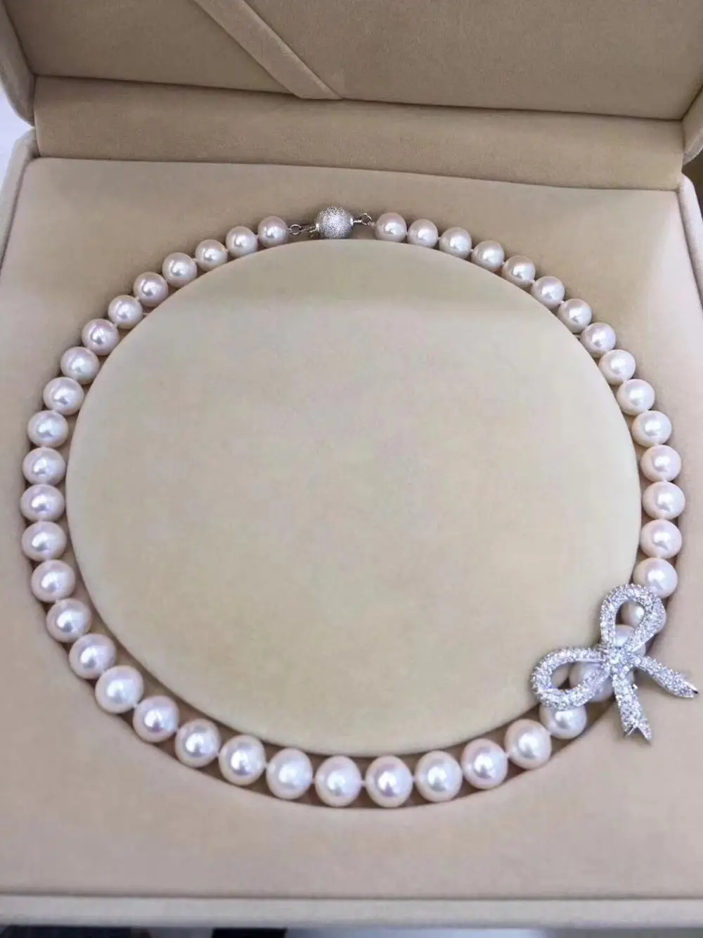 

gorgeous 9-10mm south sea white pearl necklace 18inch 925S