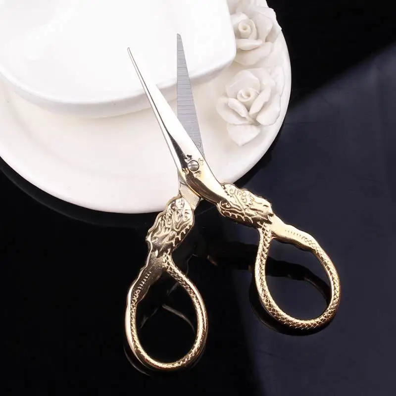 

Gold Dragon Exquisite Retro Tower Crafts Classic Sewing Scissor For Embroidery Craft Art Handicraft Tailor Vintage Scissor Tool