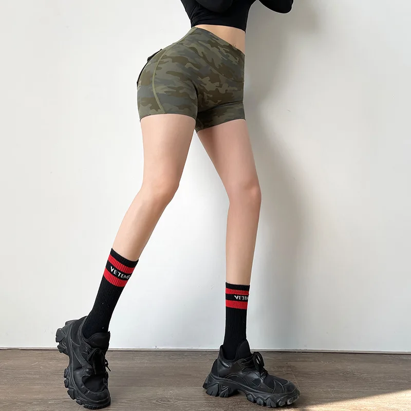 Летние сексуальные женские спортивные шорты с высокой талией и карманами для