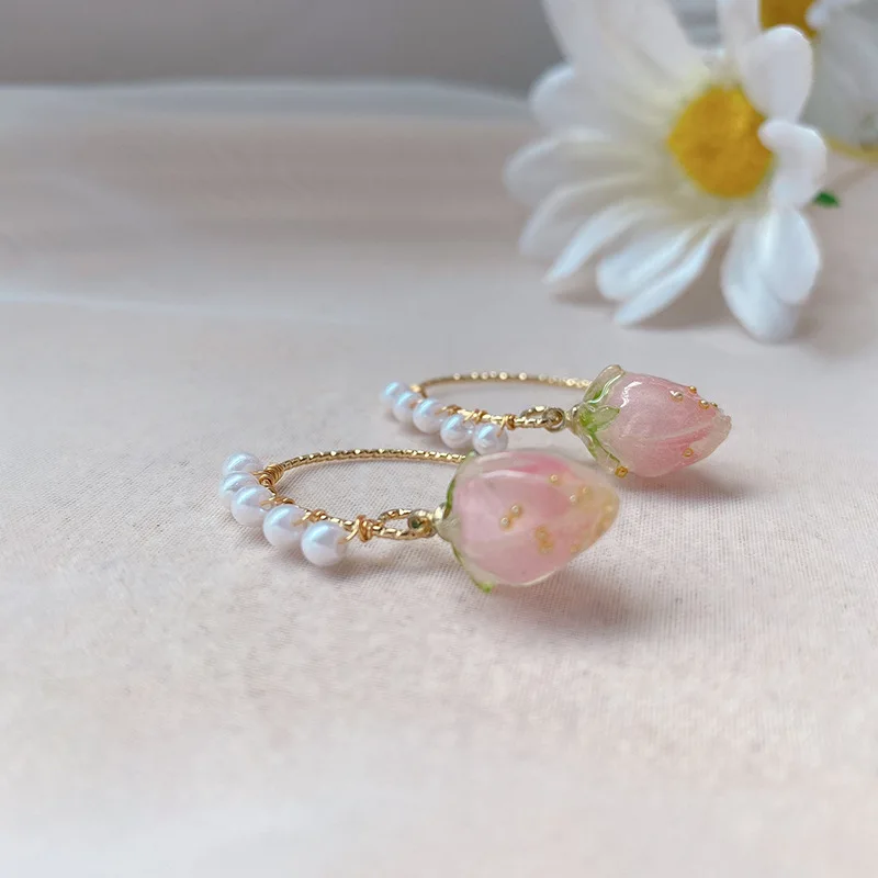 

2020 Women Earrings Sweet Pink Strawberry Pearl C Shape Hoop Earrings Ear Hook Flower Drop Earrings For Lady Gift To Girlfriend