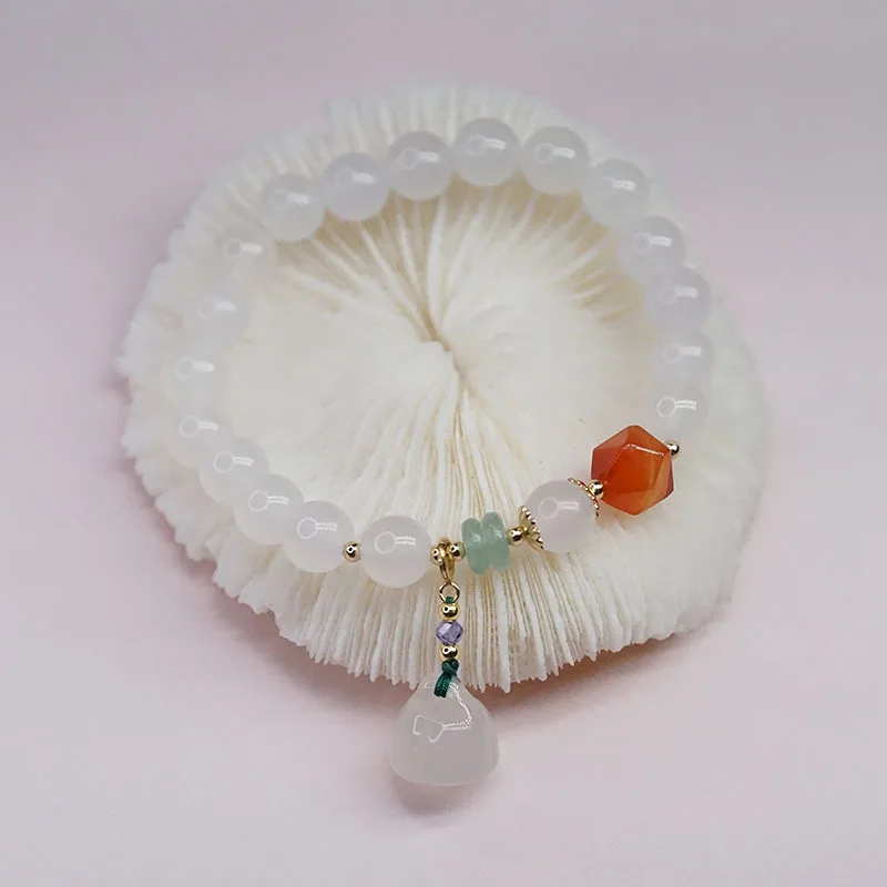 

Vintage Natural White Agate Beaded Strand Handmade Bracelets for Women Lotus Pendant Green Quartz Ethnic Yoga Jewelry Gift